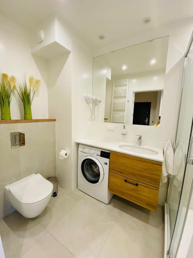 Apartamenty S&S Chlebova Gdansk Z Widokiem Na Rzeke Motlawe, Stare Miasto エクステリア 写真