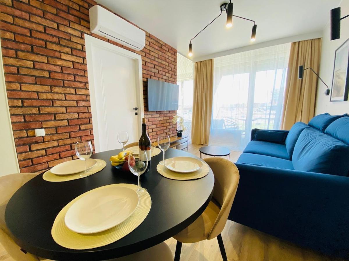 Apartamenty S&S Chlebova Gdansk Z Widokiem Na Rzeke Motlawe, Stare Miasto エクステリア 写真