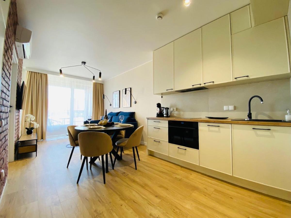 Apartamenty S&S Chlebova Gdansk Z Widokiem Na Rzeke Motlawe, Stare Miasto エクステリア 写真